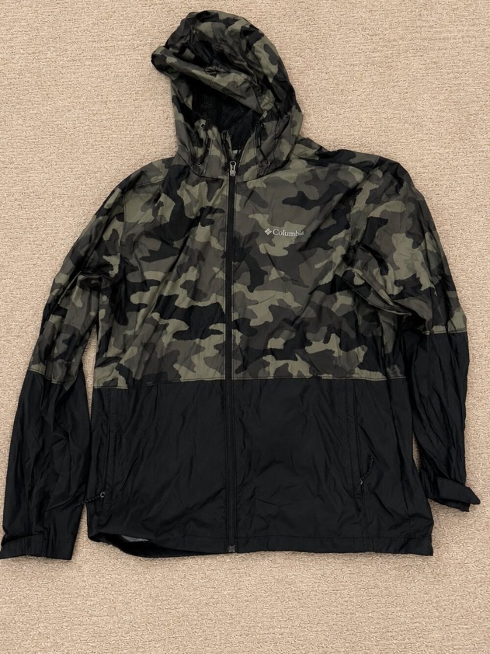 Columbia Camo Rain Jacket Sz: L
